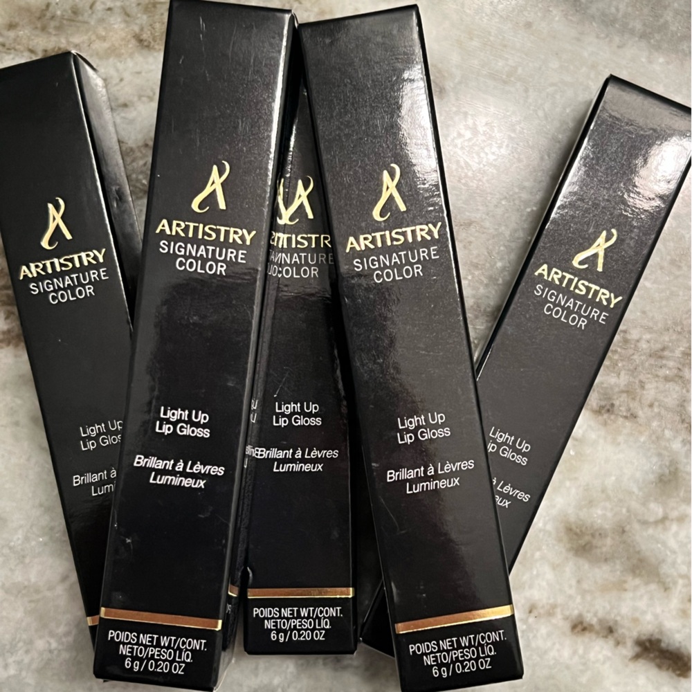 Artistry Light up lip gloss